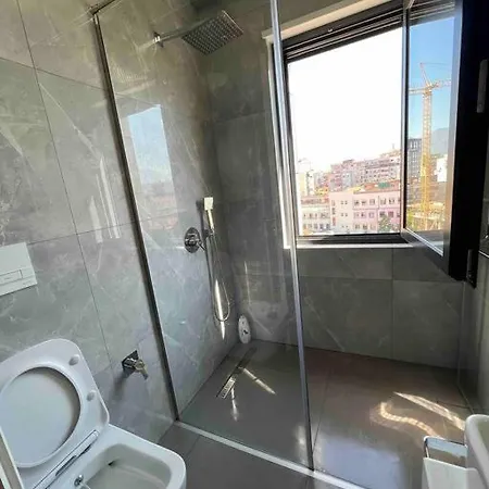 דירה Mozart House - Spacious Luxury - Heart Of The טיראנה