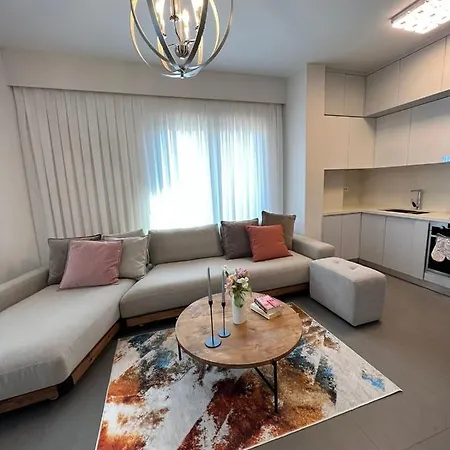 Mozart House - Spacious Luxury - Heart Of The Apartment Tirana