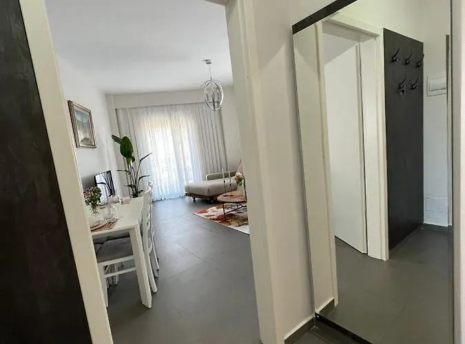 Lägenhet Mozart House - Spacious Luxury - Heart Of The Tirana