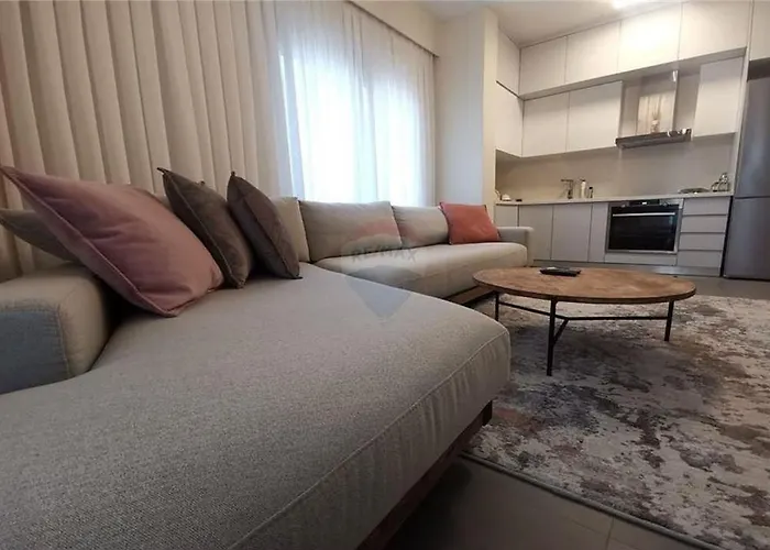 Mozart House - Spacious Luxury - Heart Of The Lägenhet Tirana