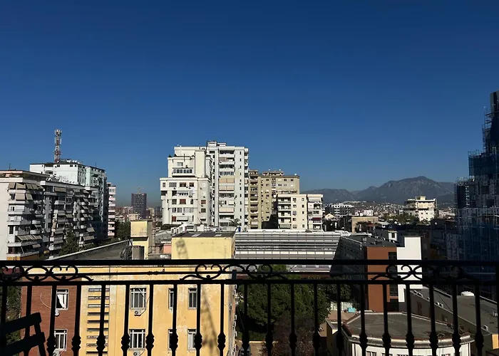 Mozart House - Spacious Luxury - Heart Of The Lägenhet Tirana